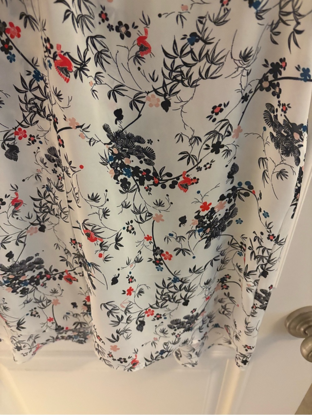 Laundry by Shelli Segal White Floral Sleeveless V-Neck Blouse - Picture 5 of 16